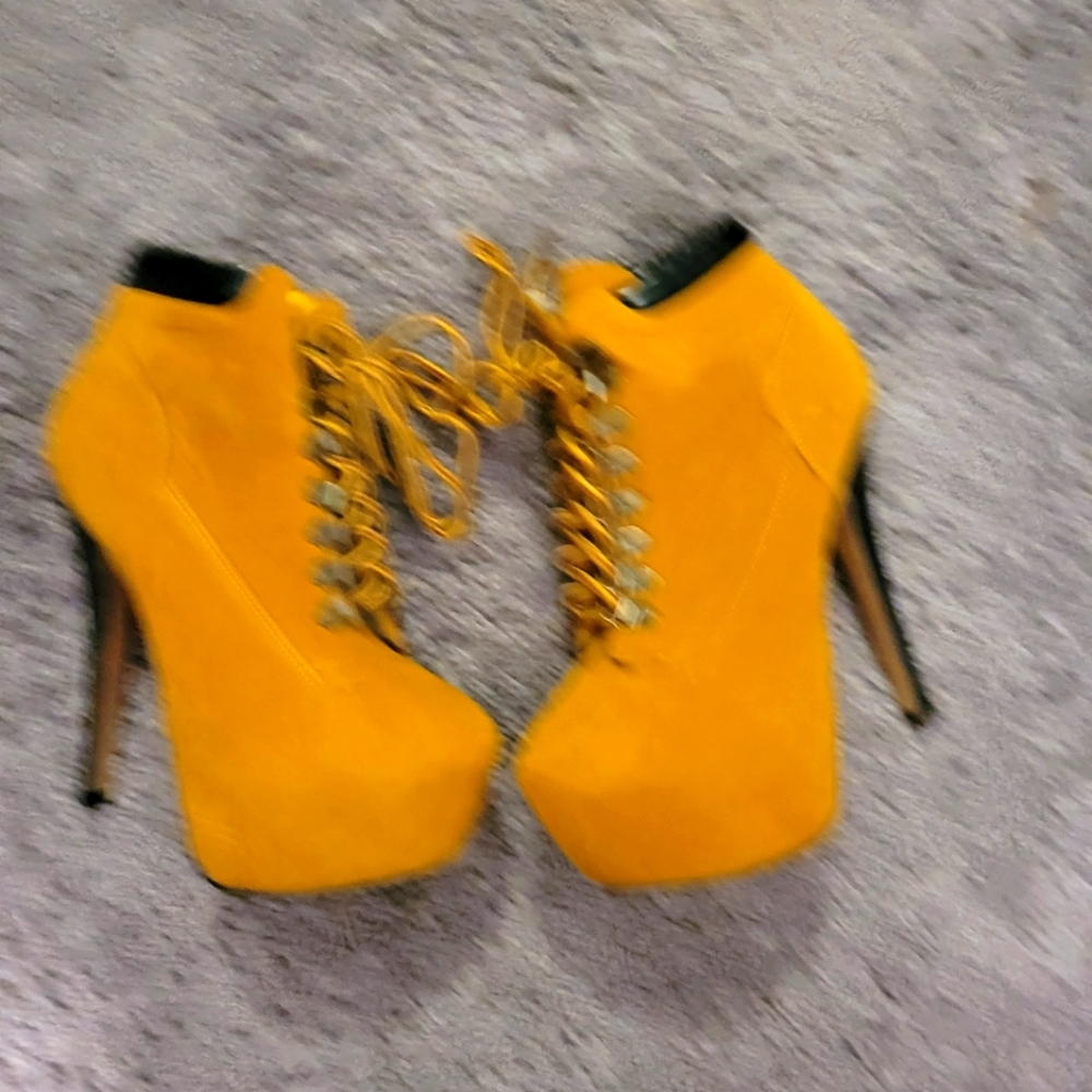 Brand new heels